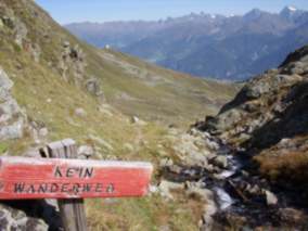 hinweisschild beim furgler-see