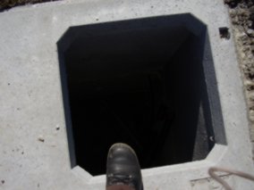 das &amp;quot;lustige&amp;quot; loch mitten im wandergebiet (zum vergleich: meine schuhgröße 44,5)