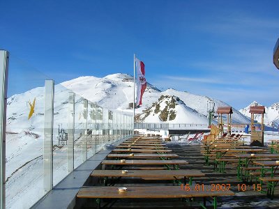 Blick zur Zwölfer Bergstation...noch kaum Wind.