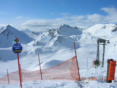 Ganz am Ende des Skigebietes gäbe es noch schöne Pistenfläche.....:-))