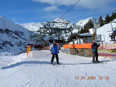 &amp;quot;Bergstation&amp;quot; Gampen, im Hintergrund Lazidbahn.