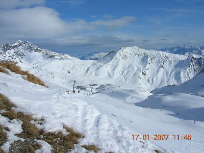 Minderslift. Man erahnt noch die Masnerhütte(tolle Baugeschichte im Eingang) und den MasnerSL.