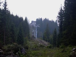 so wies auschaut- hat die Bahn 12 Stützen-- früher warns 22-- incl 3 Niederhalter mit Portalstützen...die neue hat mein ich gar keine Niederhaltemasten...