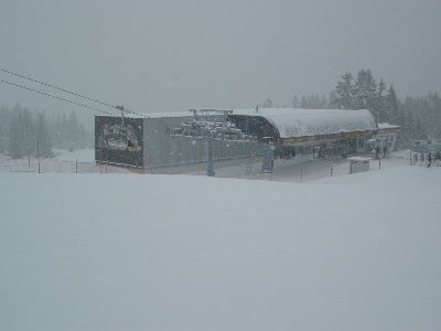 Talstation und Bahnhof des 6Bubble &amp;quot;Absolut Shuttle&amp;quot;.