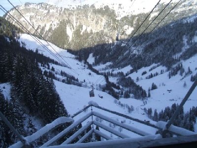 Einfahrt der Kabine der PB zur Bergstation