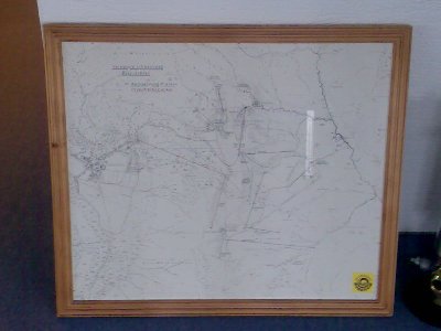 sehr schöne Optik übrigens: Holzrahmen mit Handzeichnung. Computer gab es wohl noch nicht. Unten rechts, das alte Sudelfeld Logo