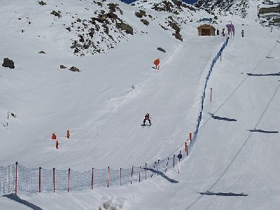 Ähnlichkeiten mit hier <br />bekannten Personen sind rein zufällig!