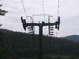 seil hängt über der stützte. grund: seil wurde aus niederhaltestütze gelöst