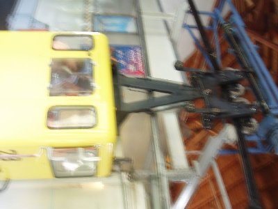 gelbe Kabine mit Laufwerk