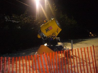 Hier die (neue?) Schneekanone