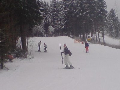 Piste an der 4SB Rauher Busch, auch bekannt als die flachste Abfahrt der Welt. Auf der anderen Seite natürlich ideal für Anfänger.