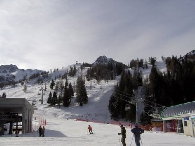 startbereich new täli und hocheck, enli au mit moderner beschriftung inkl. höhenmeter..doch noch einiges über 1800 zumidest hocheck.