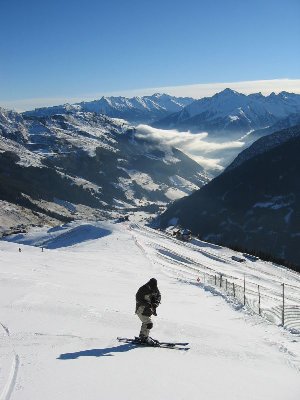 Eggalm Abfahrt (oberer Bereich)<br />leichte und präparierte Neuschneeauflage (ca 3-5 cm)