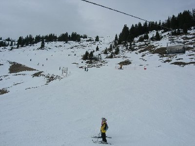 wenig Naturschnee auf den Südhangen