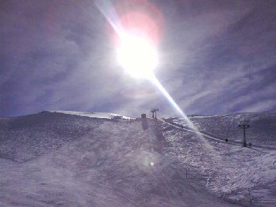 Ich liebe diesen Hang. Falls hier die KSB kommt, bitte den Skilift für Wiederholungsfahrten verkürzt stehen lassen.