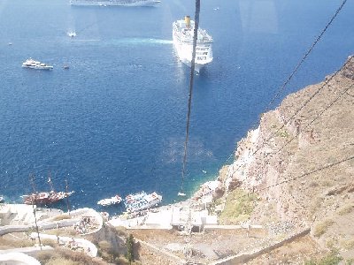 ich möchte nicht wissen, wie es im Hochsommer hier abgeht, wenn noch mehr Kreuzfahrtschiffe hier  herkommen...