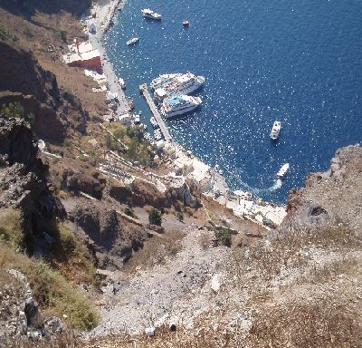 nochmals der steile Trassenverlauf mit Blick auf den kleinen Hafen