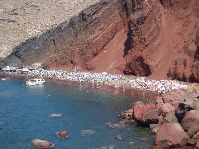 der Red Beach!! mit roten Sandstrand bei Akrotiri, im Südwesten der Insel