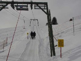 Witziges Schild im letzten Abschnitt des Parsennlifts.