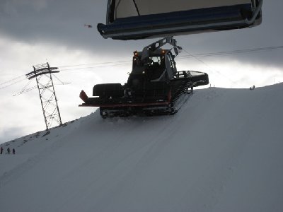 Der Himmel verdunkelt sich, ein Everest seilt sich zu mir ab...das Ende naht...
