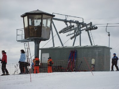 Am Treis Palas werden Wachtürme errichtet