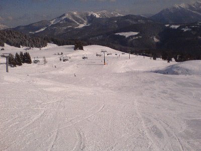 Blick auf die Anfängerpiste im Gebiet schlechthin, incl. 6KSB