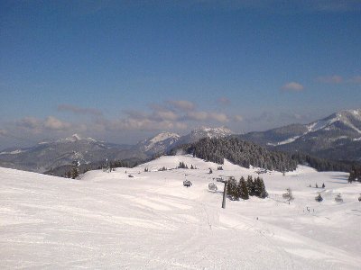 Alles frisch verschneit. Am Schwarzlofer liefen den ganzen Tag die Kanonen.
