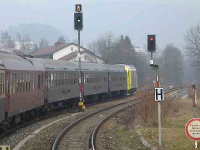IGE iss ne Eisenbahninteressengemeinschaft und organisiert Sonderfahrten mit eigenem Wagenpark