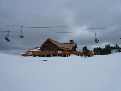 Restaurants und Häuser viel im Blockhausstil <br />wunderschön!