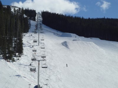 Lift mit morts Piste und Funpark