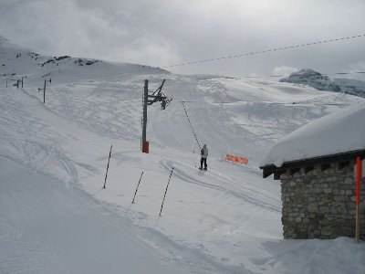 Am letzten Tag unten am Schlepper Pas-de-Boef. Die Spuren auf der Piste waren von uns, und nur von uns, weil da sonst einfach kein Mensch war.