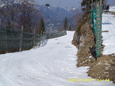 Nicht mehr ganz so toll siehts in Richtung Garaventa-Brandlbahn aus. Den braucht man im unteren Teil des Skigebiets, um wieder in den oberen Teil zu kommen.