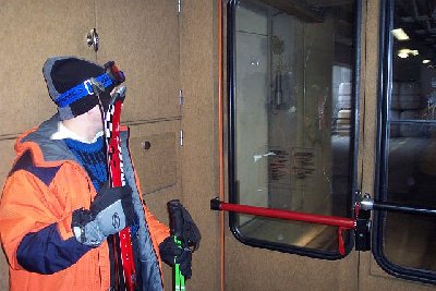 Notausstieg gibts hinten und vorne