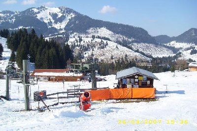 Das hier ist für mich die Talstation des Grafenherberglifts. Wo soll man denn da wohnen können? Druckfehler oder anderes Gebäude?