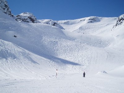 der mittlere Teil der Wilden Grub´n war sehr cool zu fahren, ich war niemals auf der Piste, weil die Schneebeschaffenheit so gut war das man überall fahren konnte, was unheimlich viel Spaß machte!!!!