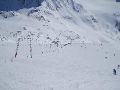 Bergstationen 6er Sesselbahn Fernau, DSB Pfaffengrat und die Pisten am Gaiskarferner