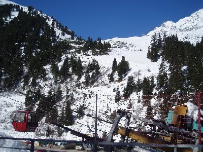 der letzte Teil der Wild Grub´n ( wie gesagt:Traumschnee, super Bedingungen, selbst ganz unten! und schöne Eindrücke von einer sehr schönen Abfahrt in den Stubaier Alpen!