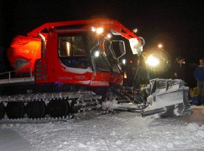 Pistenbully 300 kandahar W(CBB) und im hintergrund Prinoth everest W (SMBB)