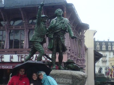 Ein Tag nur Regen --&amp;gt; Chamonix unsicher machen...<br /><br />von links nach rechts:<br />Bernd, Christine und Céline.