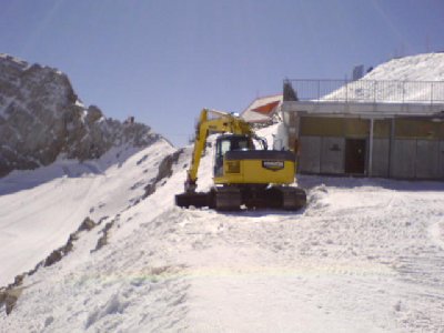 Bagger und Bullygarage. ein PB war drin, ich denk ma n 300er mit Winde.