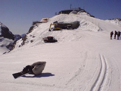 Blick zur Bullygarage, und zur Bergstation.