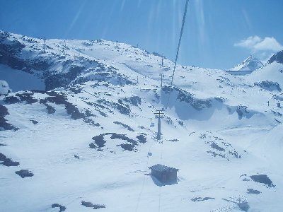Blick zum Lift &amp;quot;E&amp;quot; ; im Hintergrund rechts ist die Staumauer des Weißsees