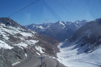 Blick aus dem Gletscherexpress ins Rettenbachtal. Gletscherstraße und Skiroute