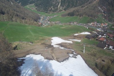 Letzte Schneereste der Talabfahrt