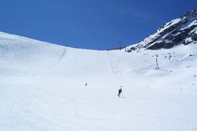 Rettenbachgletscher mit Blick Richtung Mittelstation Schwarze Schneid