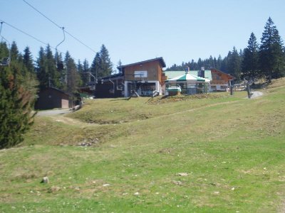Bergstation des Schwebelift- Bayrischzell, und die Talstation der 4er Sesselbahn Kitzlahner