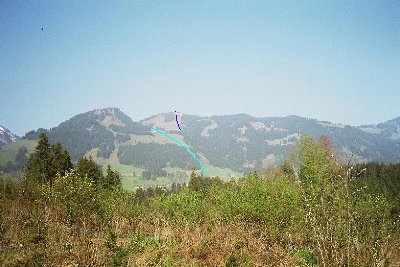 Habe noch ungefähren Verlauf der Gondelbahn und des Weiherkopflifts (rechts) eingezeichnet.
