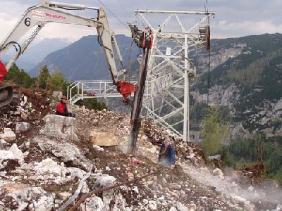 Vorarbeiten für das Fundament der künftig einzigen Stütze