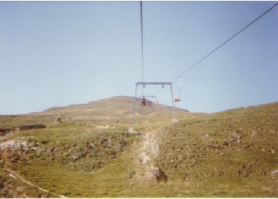 Das Trassee vom alten Sessellift aus Sicht des Passagiers.