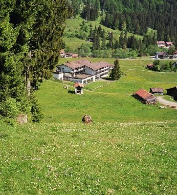 Blick von oben mit Portalstütz-Resten